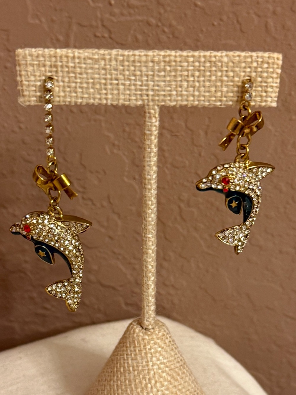 ❤️❤️ Betsey Johnson Dolphin Dangling Earrings Pre-Owned Sweet!!